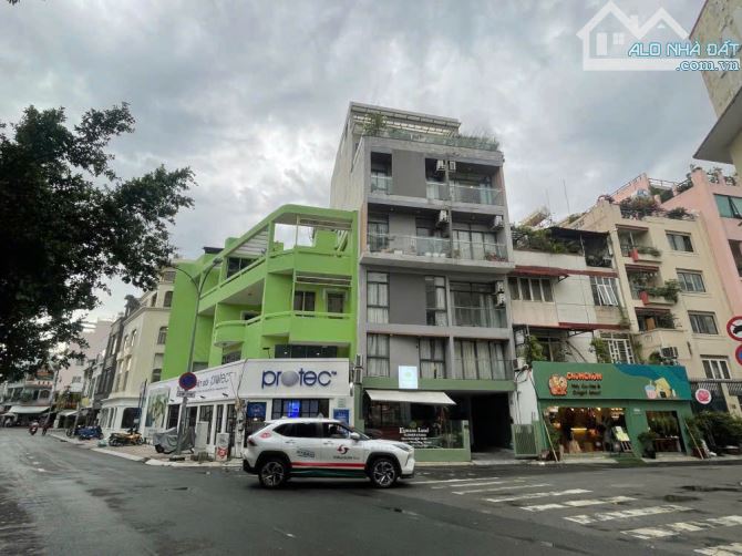 Bán nhà căn góc 2 mặt tiền, đường Hồng Hà P. 2 Tân Bình. DT: 5.3 x 21m giá 25 tỷ