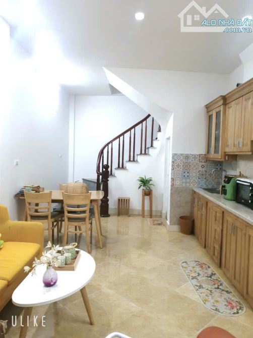 Thanh Xuân - 30m mt 3,6m 5 tầng ngõ SH quay đầu Chỉ 5,85 tỷ