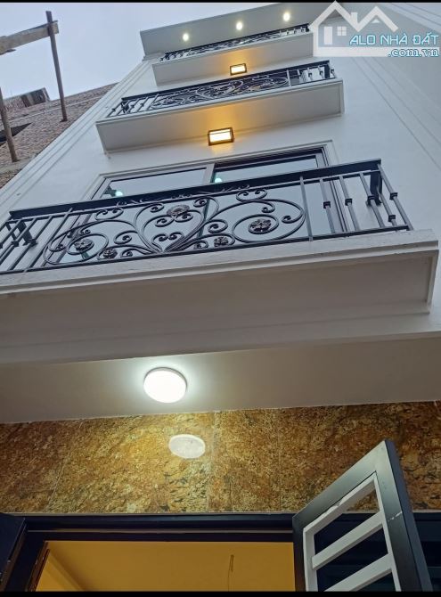 NHÀ RIÊNG CẦN BÁN PHỐ THANH NHÀN 30M2 X 5 TẦNG SÁT MẶT PHỐ  GIÁ CHỈ 8,7 TỶ