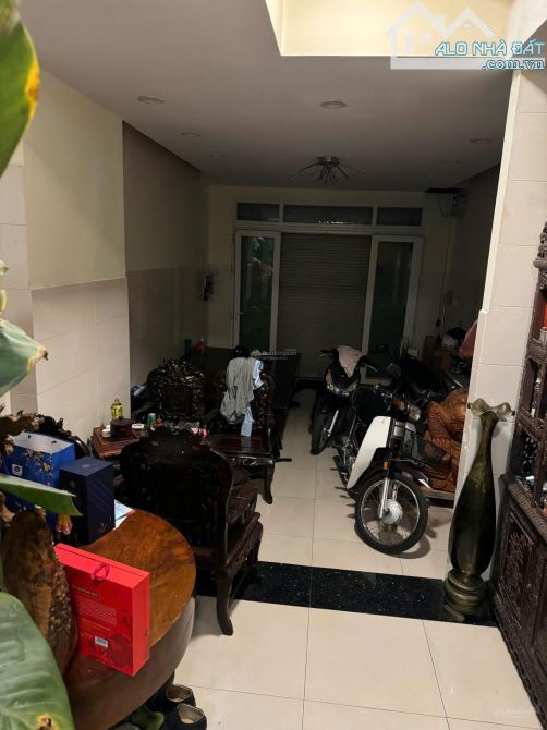 Nhà mới nội thất gỗ, MT Đường Trần Văn Kiểu, DT 4x18, Trệt 2 lầu+ST, Giá 13.5 tỷ TL