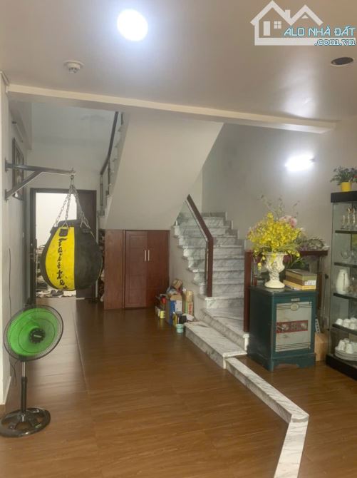 Cần bán căn hộ chung cư Penthouse Sinh Lợi Silland Tower, mặt tiền đường 9A KDC Trung Sơn,