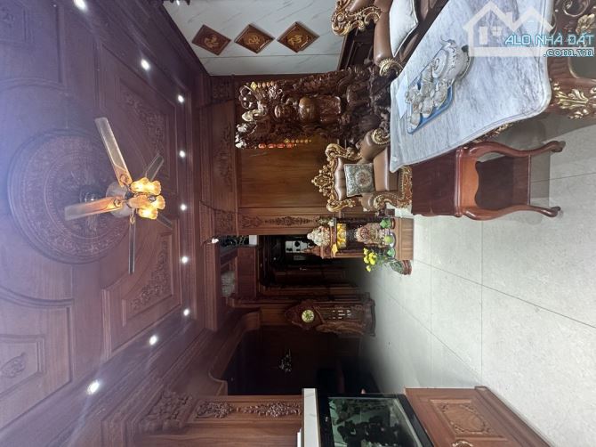 BIỆT THƯ LÔ GÓC 224M2 TÂN THỚI NHẤT Q12 TẶNG TOÀN BỘ NỘI THẤT GỖ QUÝ CHỈ 30 TỶ