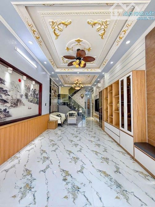NHÀ 4 TẦNG KINH DOANH, TRỤC MAN THIỆN CHỈ 9,X TỶ TL, SÁT METRO, ĐƯỜNG 10M THÔNG