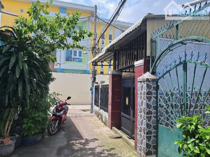 Bán nhà đường Lê Lợi, Tân Thới Nhì, Hóc Môn. Căn góc, 135m2 giá 5,5 tỷ.