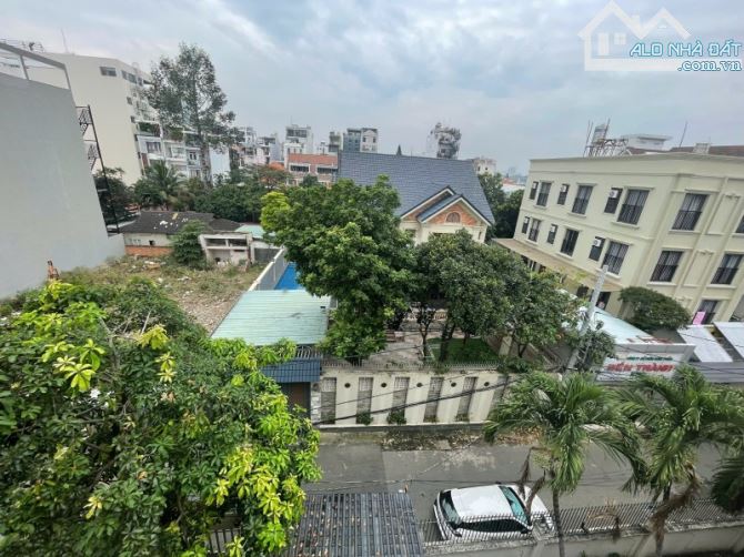 Gấp bán nhà Bình Thạnh, 3 tầng, giá 15 tỷ, dt 110m2, gần cư xá Thanh Đa.