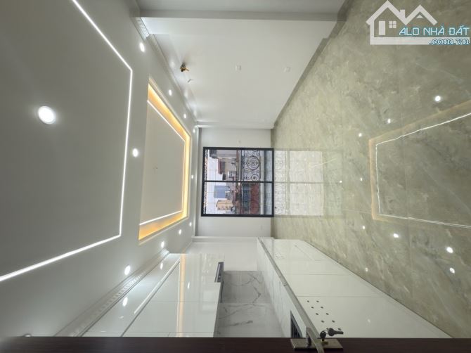 Bán CCMN Xuân Phương- Trịnh Văn Bô, DT 600tr/năm, 50m2 7T Thang Máy. Giá 11 Tỷ
