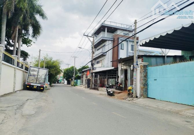 CHỦ GIẢM 5 TỶ! BÁN XƯỞNG 4.000M² MẶT TIỀN VÕ THỊ HỒI – HÓC MÔN – GIÁ CHỈ 61 TỶ .