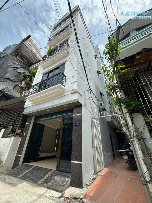 Bán Nhà Lô Góc Quang Tiến, Tây Mỗ,Ô Tô Vào Nhà, Gần Hồ, Cực Thoáng, 43m2, 5 Tầng, 9.75 Tỷ