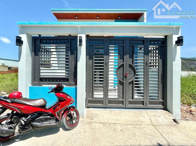 Nhà Cấp 4 Xây Tâm Huyết - Sổ Hồng Riêng . Đường Xe Hơi 🚗 Tới Nhà. Diện tích 5 x 15m