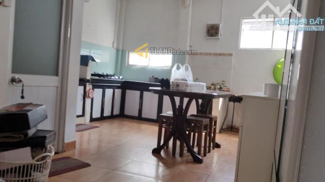 KẸT TIỀN CẦN BÁN NHÀ MẶT TIỀN KINH DOANH NGUYỄN CHÍ THANH, P1, ĐÀ LẠT