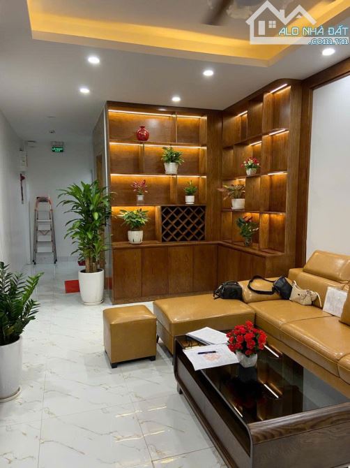 Bán Nhà đẹp phố Nguyễn Chí Thanh Đống Đa 49m2 6 tầng mt 4.2m