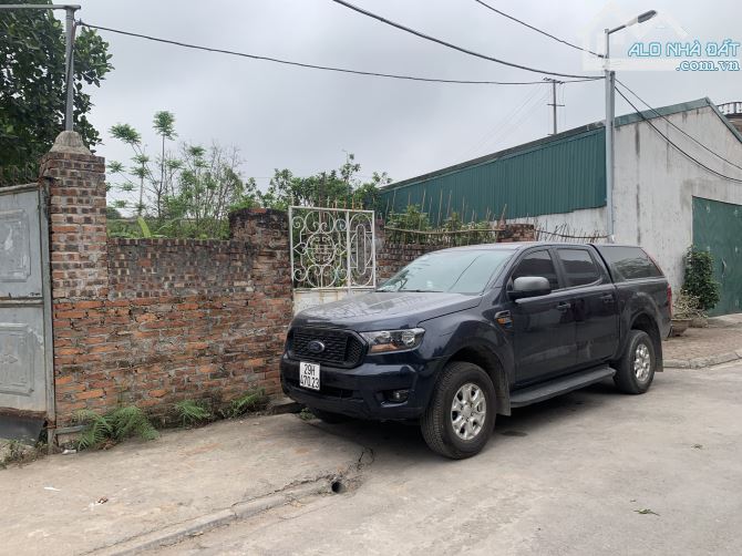 Chính chủ bán 140m đất thôn 6 Đông Dư, gần hồ chỉ 10m, mặt tiền rộng 7m làm nhà vườn tuyệt