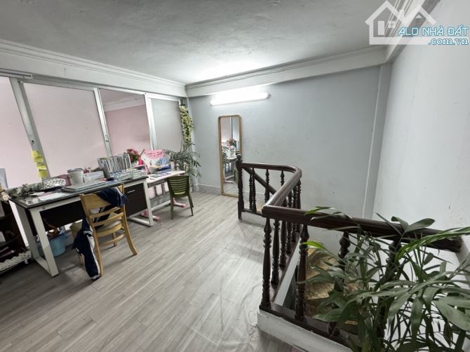 NHÀ NGỌC LÂM, GẦN PHỐ, ĐỦ CÔNG NĂNG,  DT: 54,7M, MT: 12M, GIÁ NHỈNH 6 TỶ, CHỐT NHANH NHÉ.