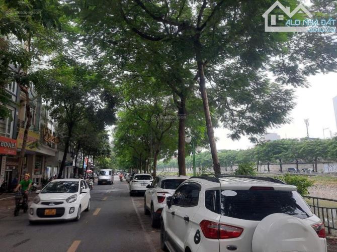 MẶT PHỐ NGUYỄN ĐÌNH HOÀN - KINH DOANH TẤP NẬP - VỈA HÈ– 2THOÁNG TRUÓC SAU 133M 35,2 TỶ