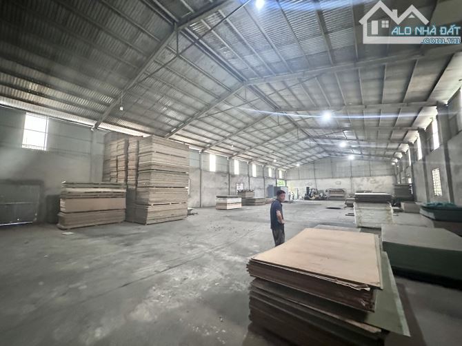 850m kho xưởng khu vực Vạn Phúc cần cho thuê, container vào, bảo vệ 24/7, giá 60k/m