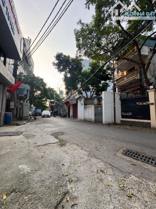 BÁN NHÀ PHỐ NGUYỄN VĂN CỪ  LONG BIÊN  20 TỶ DT 80M2 MT 5M 7T THANG MÁY Ô TÔ  TRÁNH KINH DO