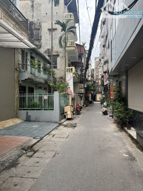 31.5 tỷ cho 150m2 đất tặng nhà 2 tầng phố Phương Liệt, Thanh Xuân, ô tô vào nhà, mt khủng