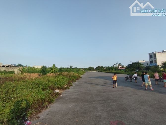 100m2 ngang 5m Vườn Đốm,Anh Dũng đường rộng 25m tiện ích xung quanh đầy đủ giá tốt.
