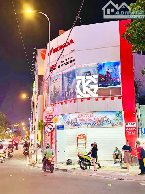 [ Quận 1 ] Cho Thuê Nhà GÓC 2MT: 290 Lý Tự Trọng + CMT8 - 4x20m, 2 tầng