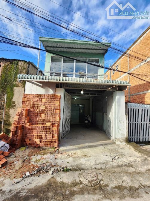 nhà 69,5m2 2ty7 TL cấp 4 gác lửng MT Lái Thiêu 62 P.Lái Thiêu Tp Thuận An