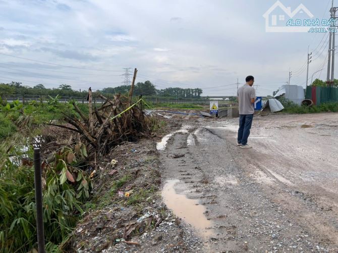 2tỷ5, bán đất Thuỵ Lâm Đông Anh, ô tô 5 chỗ đỗ, gần đường gom cao tốc Hà Nội Thái Nguyên