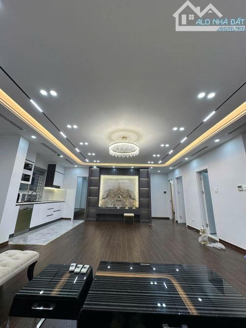 Bán Chung Cư CT4 Vimeco Nguyễn Chánh DT 101m 3PN Full NT hướng ĐN giá 90tr/m SĐCC