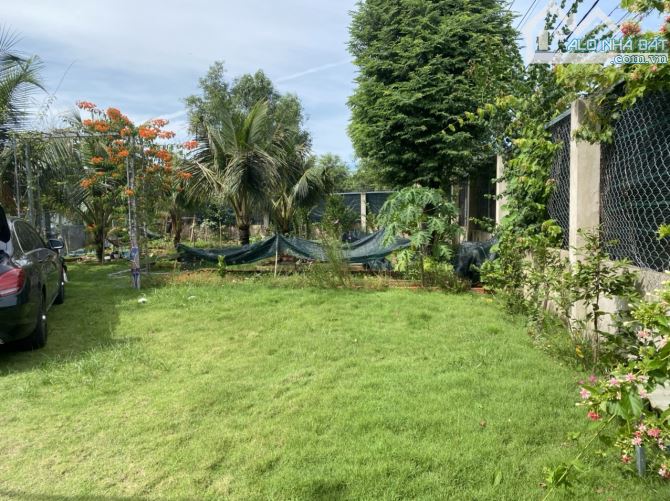 BÁN LÔ ĐẤT ĐẸP ĐÃ CÓ SẴN NHÀ VƯỜN 696M2 NGANG 34M NHÀ BÈ , GIÁ RẺ