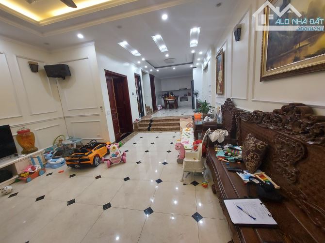 Bán nhà 6 tầng thang máy Khương Đình, Thanh Xuân. Dt 39m², MT 4m – nội thất xịn, gần phố.