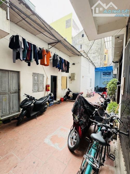 Bán đất Bồ Đề MẶT TIỀN RỘNG - GẦN Ô TÔ  50m2, MT5.6m giá 8 tỷ.