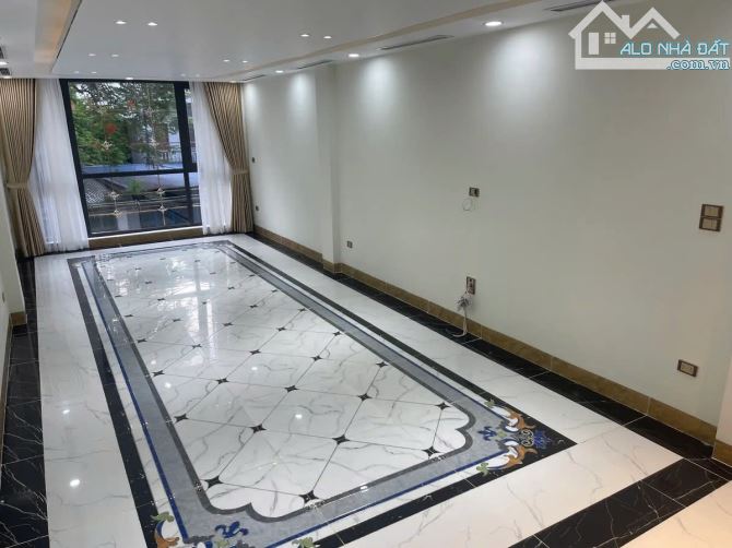 Cần bán nhà Phố Ngọc Lâm, Long Biên, 55m², 7 tầng thang máy, Kinh doanh vỉa hè, Giá 22 tỷ