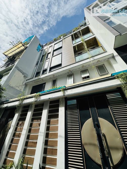 Bán nhà hẻm xe hơi Quận 10 đúc 5 tầng 98m2 NGANG 8M 11CHDV dòng tiền 60tr/th nhỉnh 17 tỷ