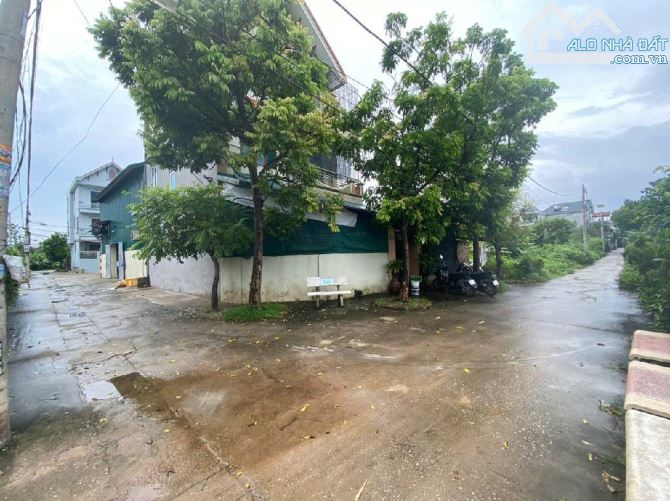 Bán nhà Thượng Cát 90m2 3 tầng biệt thự lô góc, ô tô tránh vị trí đắc địa giá 12,6 tỷ