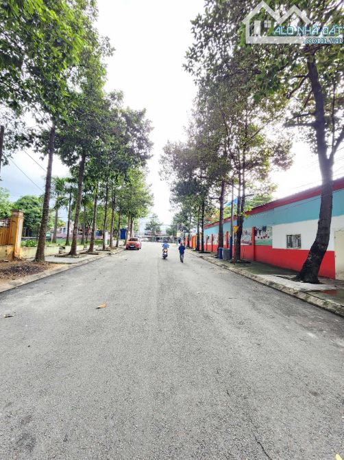 đất 201,8m2 (7,2x28) 5ty6 TL  gần nhà Văn Hóa Tân Bình P.Tân Bình Tp Dĩ An