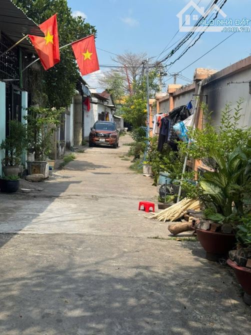 2ty2 TL 73m2 nhà cấp 4 gác lửng gần đường DT747B, P.Thái Hòa Tp Tân Uyên