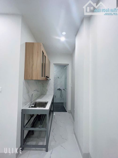 Cho Thuê CCMN Ngõ 26 Hoàng Quốc Việt Cầu Giấy 35m2 1N1K Cửa Sổ Thang Máy Ô Tô Đỗ Cửa