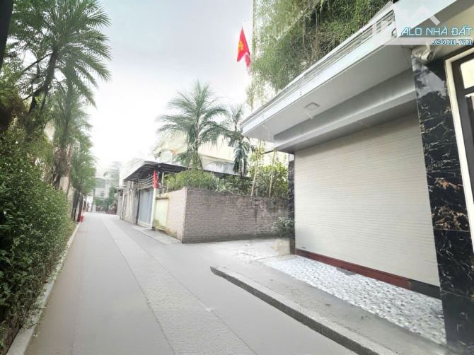 BÁN ĐẤT VÂN NỘI CONTENER THÔNG DT 50M2 Mt 5 GIÁ 5 TỶ