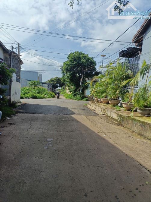 Bán đất tặng nhà cấp 4 mặt tiền A11 cách đường Phạm Ngũ Lão chỉ 400m