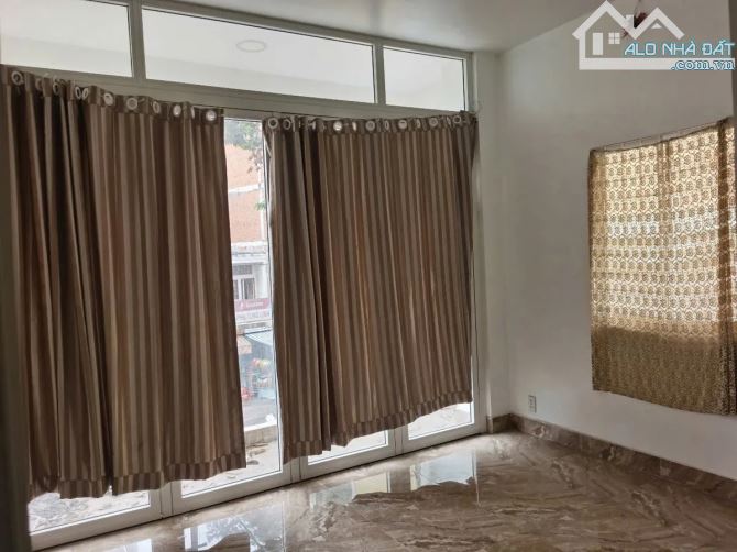 MẶT TIỀN CĂN GÓC LÝ NAM ĐẾ – Q11 – THU NHẬP ỔN ĐỊNH 300TR/NĂM – 4 TẦNG!