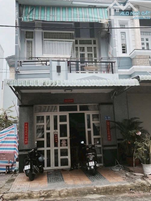 Bán nhà trệt lầu đường B16 kdc 91B dt 4.5x16 sổ hồng hoàn công hướng Tây Nam giá tốt