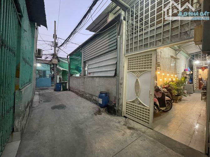 Cho thuê nhà 1 trệt 1 lầu, DT 5x18, sẵn 3pn 4wc, gần chợ Đầu Mối Thủ Đức