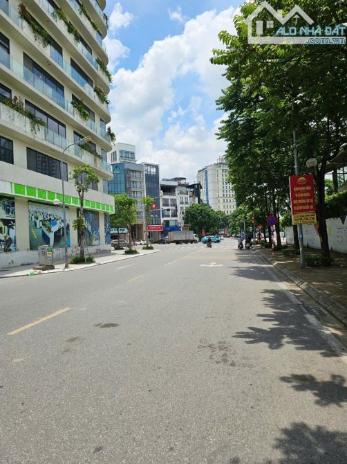 Bán đất Vip khu vực lõi Long Biên, oto, bề thế