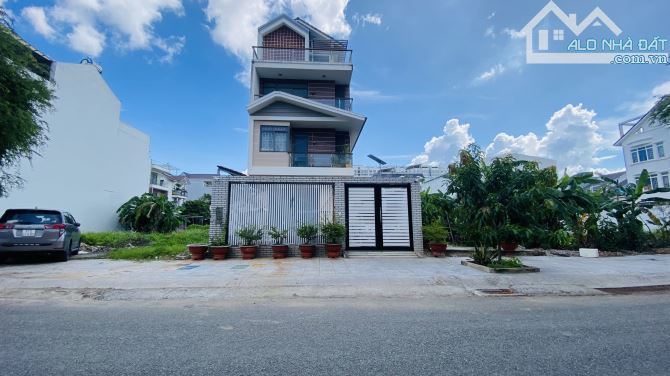 Bán nhà biệt thự Quận 2 đường Nguyễn Duy Trinh khu Đông Thủ Thiêm gần chợ (192m2) 28 tỷ