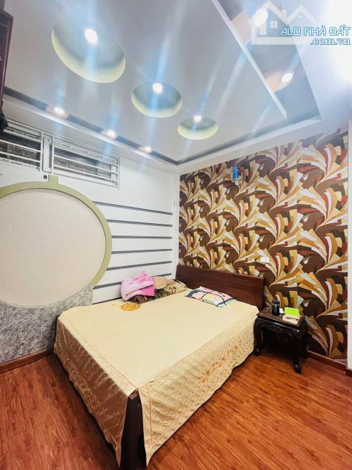 Ngon! Bán Nhà Yên Hoà - Cầu Giấy - Ngõ Rộng - 2Nhà Ra Phố -Ba Gác Đua -42M2 -5Tầng - 9 Tỷ