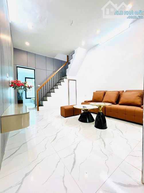 Tập thế 2 tầng Ba Đình💥65m2💥2 Ngủ+2 WC💥Nhà Đẹp Ở Luôn💥Oto Đỗ💥Sổ riêng💥2.9 Tỷ
