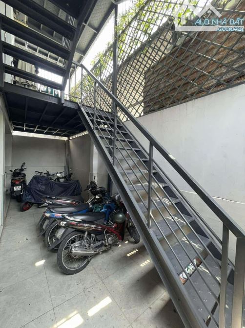 CHDV Nguyễn Tuyển, DÒNG TIỀN KHỦNG 1.4 tỷ /NĂM, HXH, 5 tầng, 10x21, 23.xx Tỷ - 10