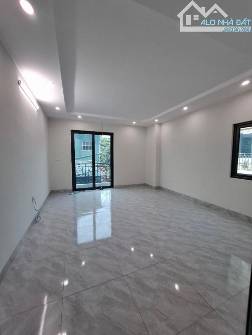 Bán nhà Đại Cát, Bắc Từ Liêm, 34m2, 5 tầng, mặt tiền 4.6m, giá 5.8 tỷ - 11