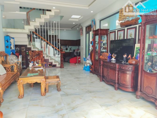 Bán nhà biệt thự Quận 2 đường Nguyễn Duy Trinh khu Đông Thủ Thiêm gần chợ (192m2) 28 tỷ - 11