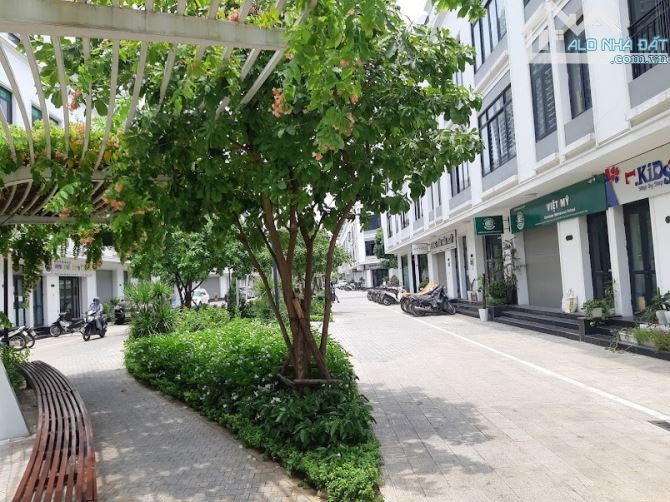 LIỀN KỀ VINHOMES GARDENIA - KHU VIP CỦA ĐẠI GIA - THANG MÁY NHẬP KHẨU - NỘI THẤT ĐẲNG CẤP
