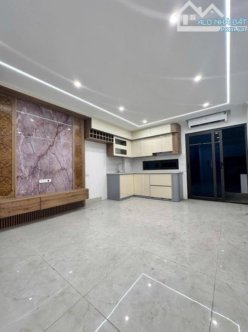 Nguyễn Trãi - Thanh Xuân 37m x 8 tầng, mặt tiền 4.3m, giá 14.35 tỷ thương lượng - 1