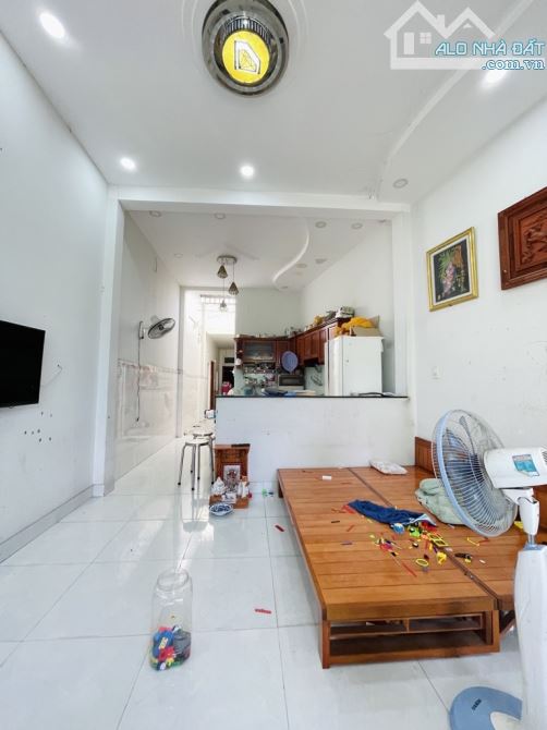 Hẻm 409 Huỳnh Thị Hai, Q12. 92m2 (4*19) hẻm xe hơi quay đầu, Gần Đại học GT, chợ... - 1
